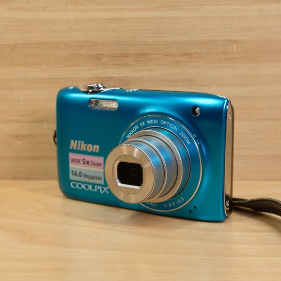 Nikon Coolpix S3100 14 MP Digital Camera / 5× Optical Zoom / Tested / Blue - Picture 1 of 9